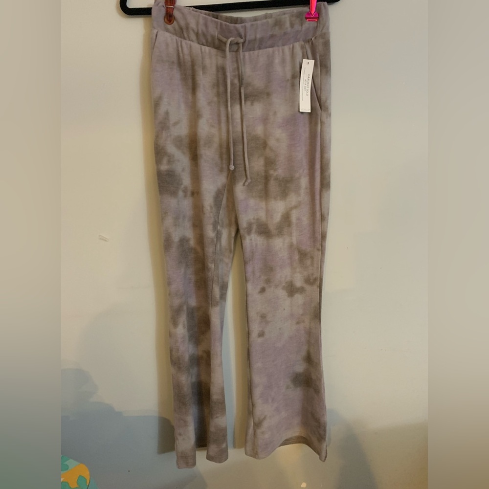 Cold-shoulder pant set pant styling complete the look of casual chic NWT - Picture 11 of 12